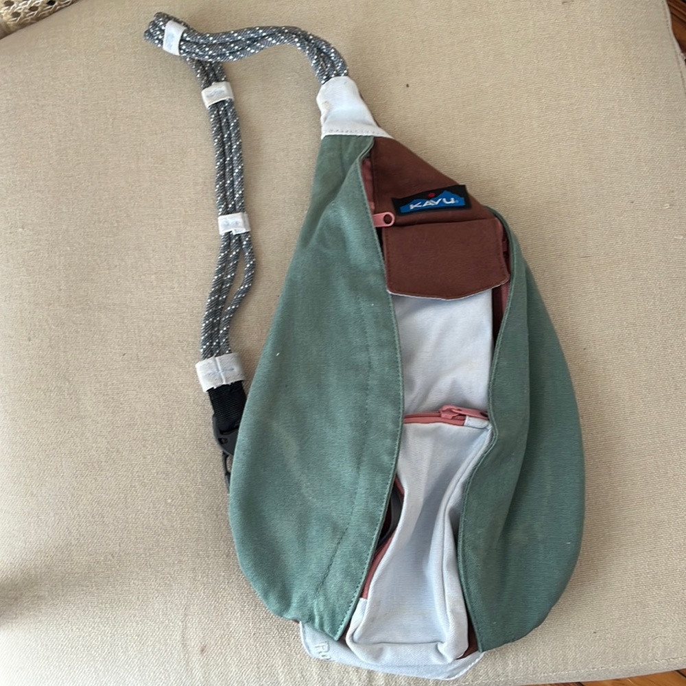 Kavu sling bag